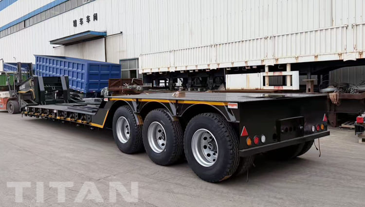 80 Ton Detachable Lowboy Trailer for Sale in Guyana