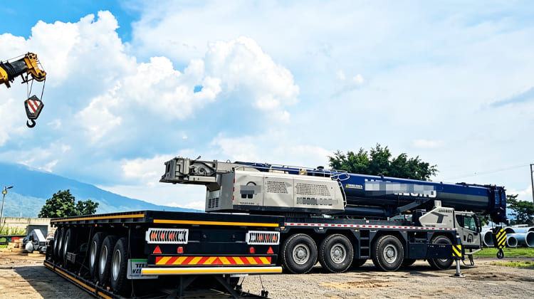 Tri Axle Semi Truck Flatbed Trailer Tractor for Sale in Guyana