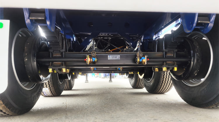 Tri Axle Semi Truck Flatbed Trailer Tractor for Sale in Guyana