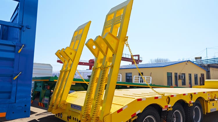 3 Axle 60 Ton 40 Ft Semi Low Bed Trailer Price for Sale in Guyana
